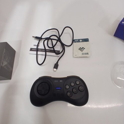 8BITDO M30 BLUETOOTH GAMEPAD - SEGA GENESIS & MEGA DRIVE STYLE - BLACK (MODEL: 81CA) image 2
