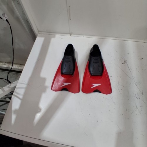 SPEEDO SWITCHBLADE FINS - MEDIUM - RED image 2