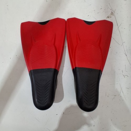 SPEEDO SWITCHBLADE FINS - MEDIUM - RED image 3