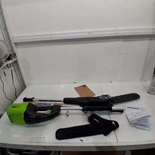 GREENWORKS PRO CORDLESS ADJUSTABLE POLESAW WITH CARRY STRAP - BATTERY & CHARGER NOT INCLUDED - 80V - 10" BLADE - 9FT-14FT - GREEN/BLACK - (MODEL: PS80L000) image 2