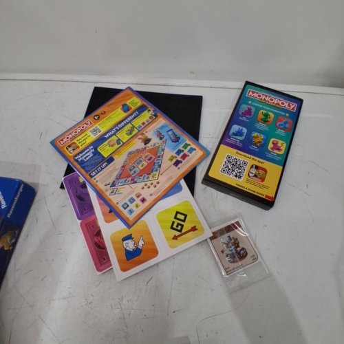 MONOPOLY APP BANKING BOARD GAME - LINKS TO SMART DEVICES - 2 TO 6 PLAYERS image 2