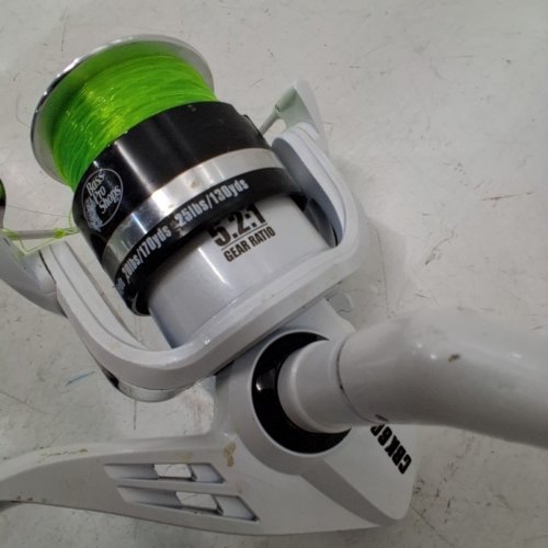 BPS KING KAT SPINNING FISHING REEL - RIGHT - GEAR RATIO: 5.2:1 - WHITE (MODEL: CBK60) image 3