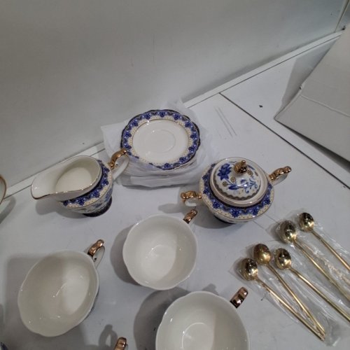 21PC ACMLIFE BONE CHINA FLORAL TEA SET WITH TEAPOT, CUPS, SAUCER, CREAMER, SUGAR BOWL AND SPOONS - BLUE, WHITE AND GOLD image 4
