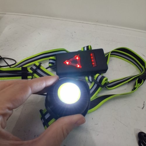WEST BIKING USB RECHARGEABLE NIGHT RUNNING CHEST LIGHT - BLACK/GREEN image 2
