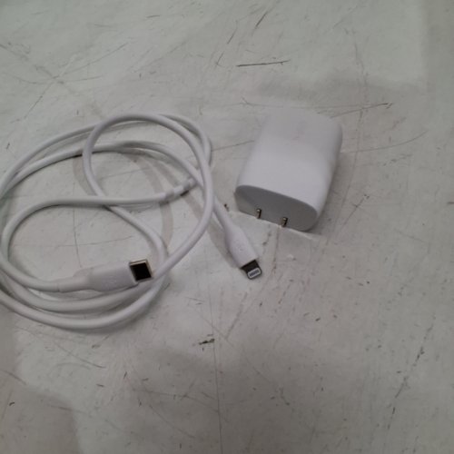 BELKIN BOOSTCHARGE USB-C WALL CHARGER 20W (USB-C CABLE WITH LIGHTNING CONNECTOR INCLUDED) POWER ADAPTER - 20 W - WHITE (MODEL:WCA006DQ) image 2
