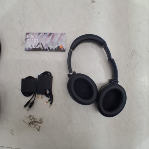 JBL TOUR ONE M2 WIRELESS BLUETOOTH OVER-EAR NOISE CANCELLING HEADPHONES - UP TO 50 HOURS OF PLAYTIME - BLACK (MODEL: TOUR ONE M2) image 4