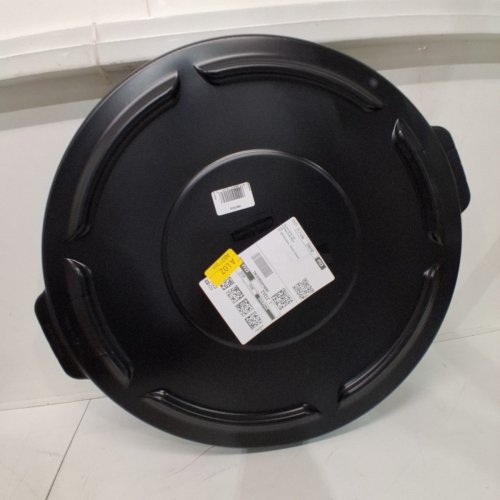 RUBBERMAID BRUTE HEAVY DUTY ROUND TRASH CAN CONTAINER LID FOR 32 GAL BINS - BLACK (MODEL: 1893163) image 2