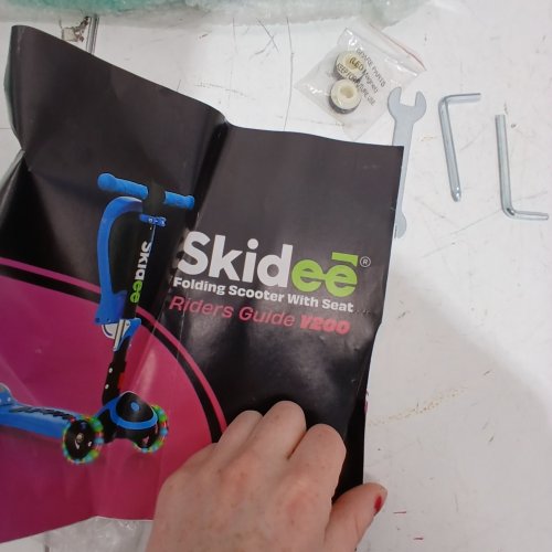 KIDS SKIDEE KICK SCOOTER - PINK AND TEAL (MODEL: Y200) image 2