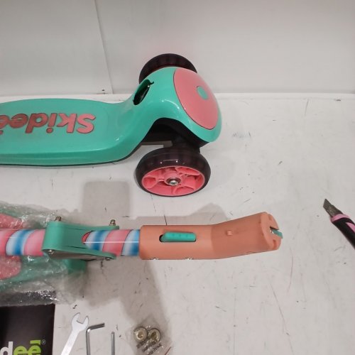 KIDS SKIDEE KICK SCOOTER - PINK AND TEAL (MODEL: Y200) image 4