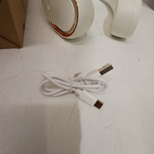 PORTABLE BLADELESS RECHARGEABLE R5 NECK FAN - WHITE image 4