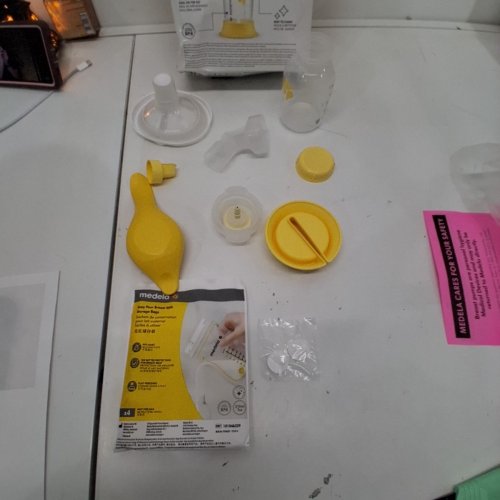 MEDELA MANUAL HARMONY BREAST PUMP - YELLOW image 2