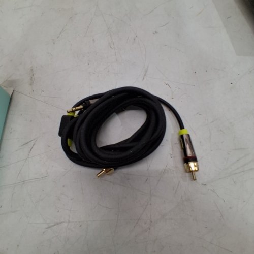 ONN. 3.5 MM TO 2-MALE RCA AUDIO CABLE WITH GOLD CONTACTS - 6FT - BLACK image 3