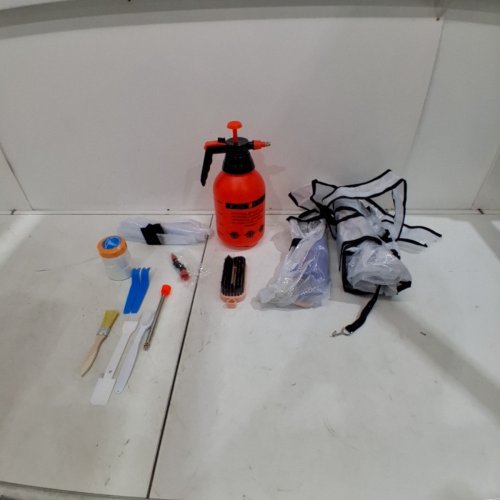 PORTABLE HANDHELD PRESSURE SPRAYER WITH ACCESSORIES - 2L - ORANGE/BLACK image 2