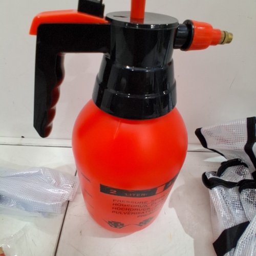 PORTABLE HANDHELD PRESSURE SPRAYER WITH ACCESSORIES - 2L - ORANGE/BLACK image 4