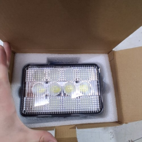 TIGER LIGHTS PLUG AND PLAY LED HI/LO SEALED BEAM HEADLIGHT FOR CASE/IH TRACTORS AND COMBINES - 4" X 6" - 60W - 3,500 LM - 24 V - CLEAR (MODEL: TL6090) image 2