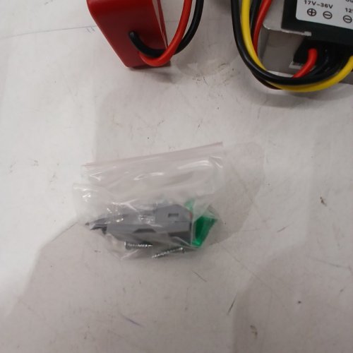 WATERPROOF VOLTAGE REDUCER DC-DC CONVERTER - 240W/17 V-36 V - BLACK image 4