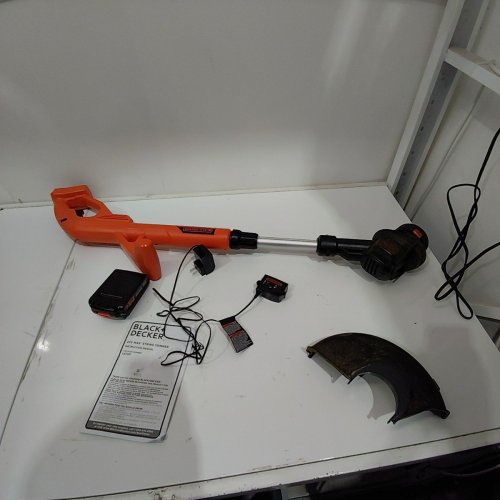 BLACK AND DECKER CORDLESS STRING TRIMMER/EDGER WITH BATTERY - 10" - 20 V MAX - BLACK/ORANGE (MODEL: LST201) image 3