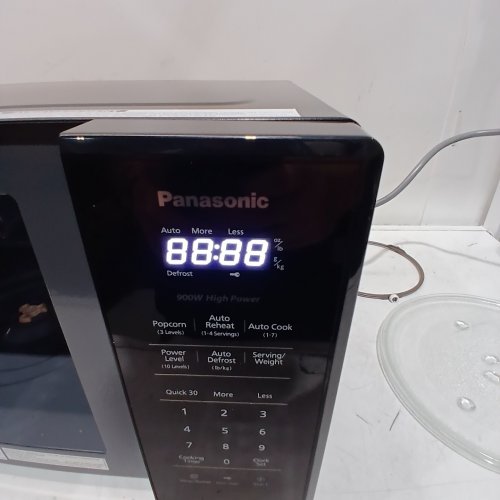 PANASONIC COMPACT HIGH POWER DIGITAL MICROWAVE OVEN - 0.9CU.FT - BLACK (MODEL: NN-SG448S) image 2
