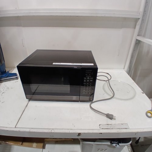 PANASONIC COMPACT HIGH POWER DIGITAL MICROWAVE OVEN - 0.9CU.FT - BLACK (MODEL: NN-SG448S) image 3