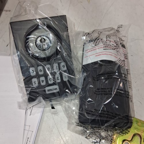 WEISER ELECTRONIC KEYPAD DEADBOLT LOCK & HANDLE SET COMBO PACK - BLACK (MODEL: 1983676) image 6