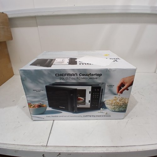 CHEFMAN COUNTERTOP MICROWAVE OVEN - 0.7 CU. FT - BLACK (MODEL: RJ55-7-V2-CA) image 2