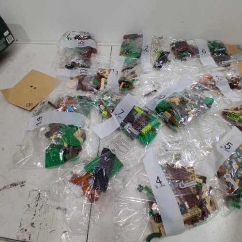 2017PC THE LORD OF THE RINGS: THE SHIRE LEGO SET (MODEL:10354) image 4