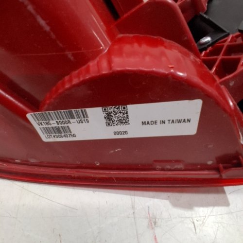 AUTOMOTIVE TAIL LIGHT ASSEMBLY - RED (MODEL: VK185-B000R-US19) image 3