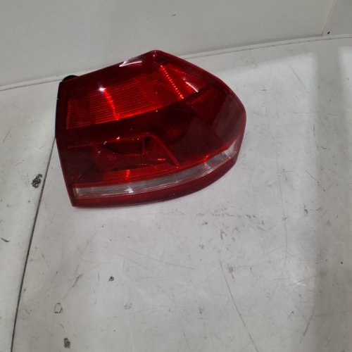 AUTOMOTIVE TAIL LIGHT ASSEMBLY - RED (MODEL: VK185-B000R-US19) image 4