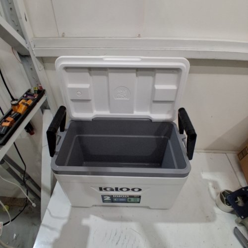 IGLOO COMPACT SIZE SWING-UP HANDLE MARINE COOLER - 25QT - WHITE (MODEL: 00049550) image 2