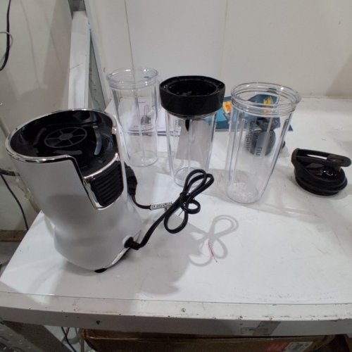 NUTRIBULLET ULTRA TOUCH CONTROL PERSONAL BLENDER - 900ML 1200W - PEARL WHITE (MODEL: NB-500) image 4