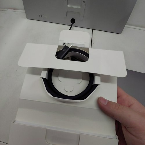 APPLE 27" 5K STUDIO DISPLAY WITH STANDARD GLASS + VESA MOUNT ADAPTER - SILVER image 8