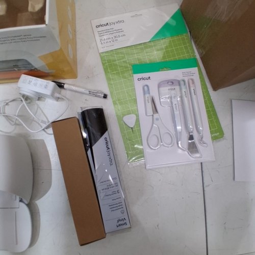 CRICUT JOY XTRA SMART CUTTING MACHINE + STARTER KIT - WHITE (MODEL: JCTR201C) image 4