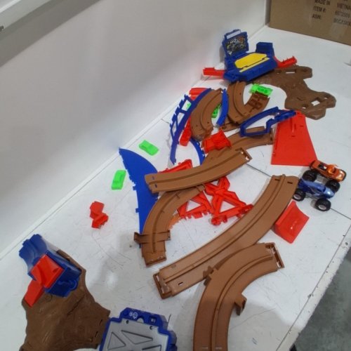 MONSTER JAM SUPERCHARGE SPEEDWAY PLAYSET WITH DIE CAST TRUCKS - 1:64 SCALE - MULTI-COLOUR (MODEL: 6072586) image 3