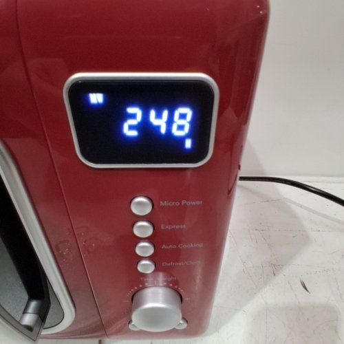 FRIGIDAIRE RETRO MICROWAVE OVEN - 0.7CU.FT - 700W - RED/SILVER (MODEL: EMW788-MERLOTSLV) image 2