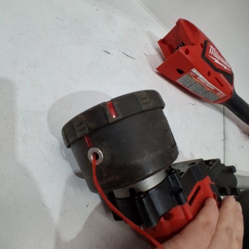 MILWAUKEE BRUSHLESS STRING TRIMMER *TOOL ONLY* - 14" - 16" - RED (MODEL: 2828-20) image 3