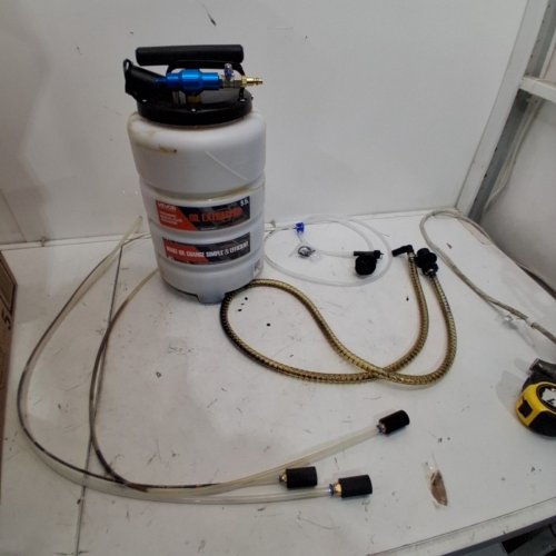 VEVOR MANUAL FLUID OIL EXTRACTOR - 9.5 L - WHITE (MODEL: YS-087C) image 3