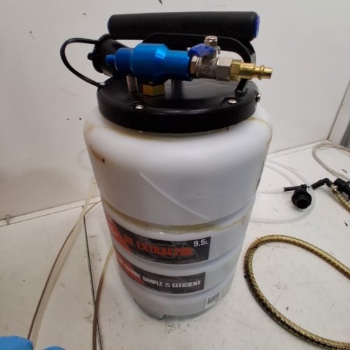 VEVOR MANUAL FLUID OIL EXTRACTOR - 9.5 L - WHITE (MODEL: YS-087C) image 5
