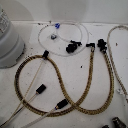 VEVOR MANUAL FLUID OIL EXTRACTOR - 9.5 L - WHITE (MODEL: YS-087C) image 6