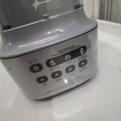 OSTER XL PROFESSIONAL BLENDER WITH PERFORMACE MOTOR AND TOUCH ACTIVIATED CONTROLS - 72OZ- 1000W - SILVER AND BLACK- (MODEL :2186673) image 2