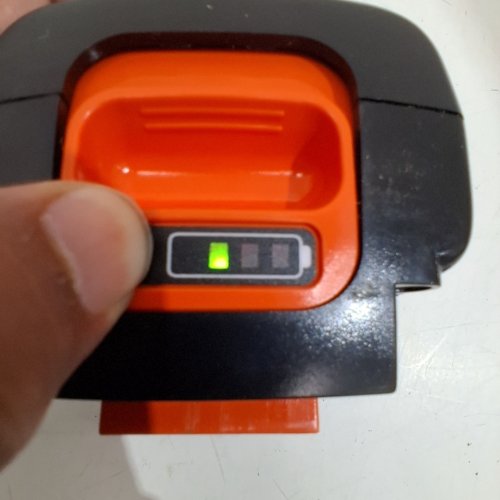 BLACK+DECKER 40V 1.5 AH MAX LITHIUM ION BATTERY & CHARGER (MODEL: LBX1540) image 2