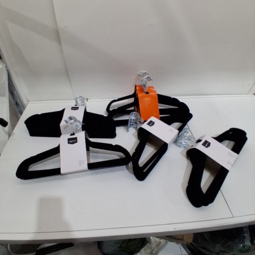 80PK AMAZON BASICS VELVET HANGERS - BLACK image 2