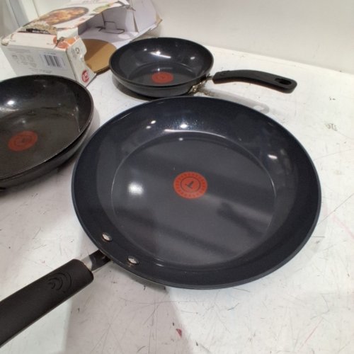 3PC TFAL CERAMIC NON-STICK SKILLET SET - 8'' / 9'' / 11'' - BLACK (MODEL: 8899888) image 8