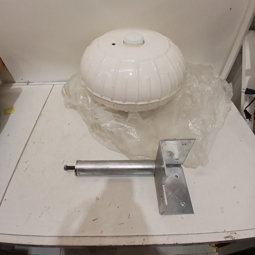 TAYLOR MADE INFLATABLE CORNER MOUNT DOCK WHEEL - 18" - WHITE image 5