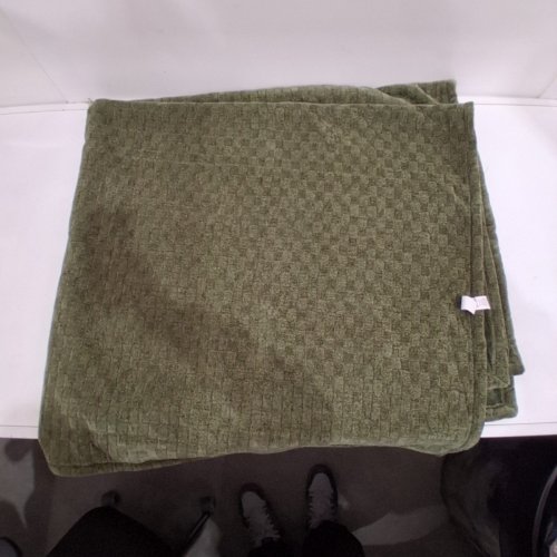 BERKSHIRE CHENILLE KNIT THROW BLANKET - 60" X 70" - GREEN (MODEL: 1901562) image 2