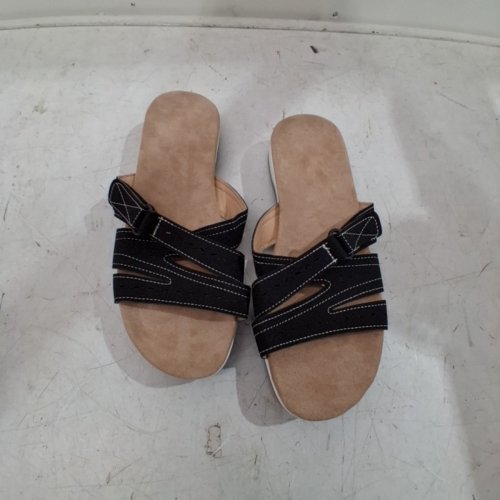 WOMAN'S SANDALS WITH ARCH SUPPORT - SIZE 10.5 - BLACK image 3