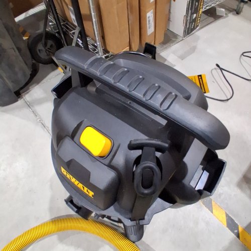 DEWALT PRO STAINLESS STEEL WET/DRY VACUUM - 8GAL/30L - 5HP - SILVER/BLACK (MODEL: DXV08S / 1671616A) image 2