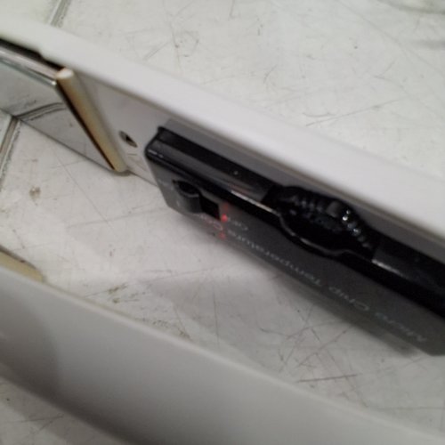 MOROCCANOIL TITANIUM CERAMIC HAIRSTYLING IRON - 45W; 100-240 V - WHITE/TURQUOISE image 2