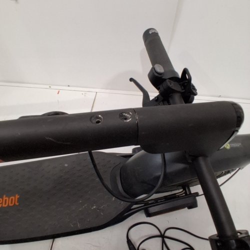 SEGWAY NINEBOT KICKSCOOTER F-SE WITH TURN SIGNALS - 18MPH MAX SPEED - BLACK - (MODEL: 051201USAM) image 6
