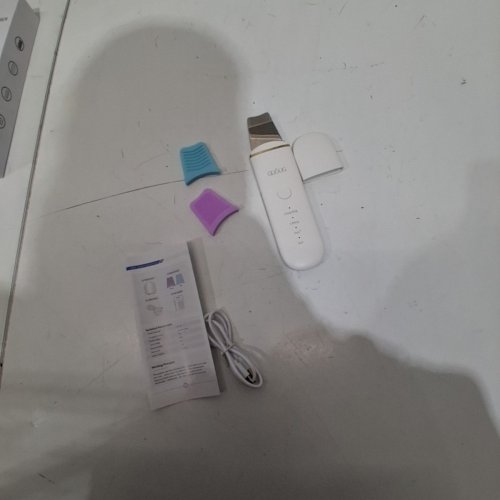 GUGUG FACIAL SKIN SCRUBBER WITH 4 MODES AND 2 SILICONE COVERS WHITE image 3