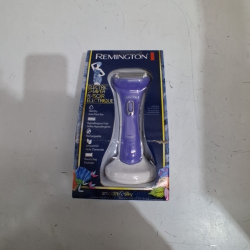REMINGTON WET & DRY RECHARGEABLE ELECTRIC SHAVER WITH CHARGING BASE - PURPLE (MODEL: WDF5030) image 4